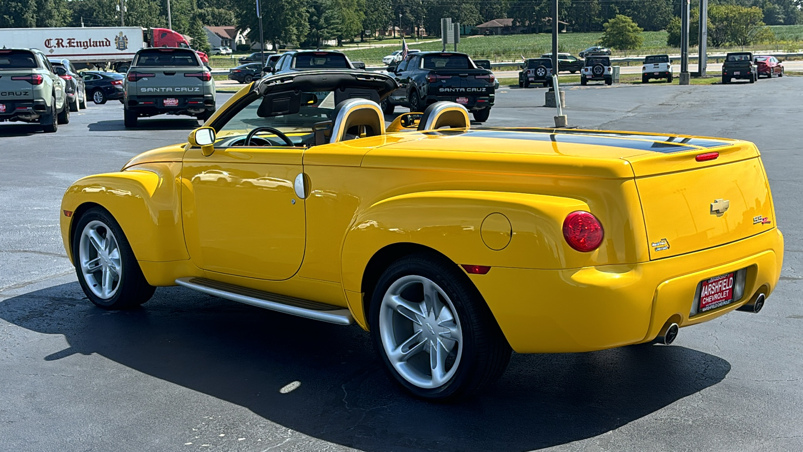 2004 Chevrolet SSR Base 21