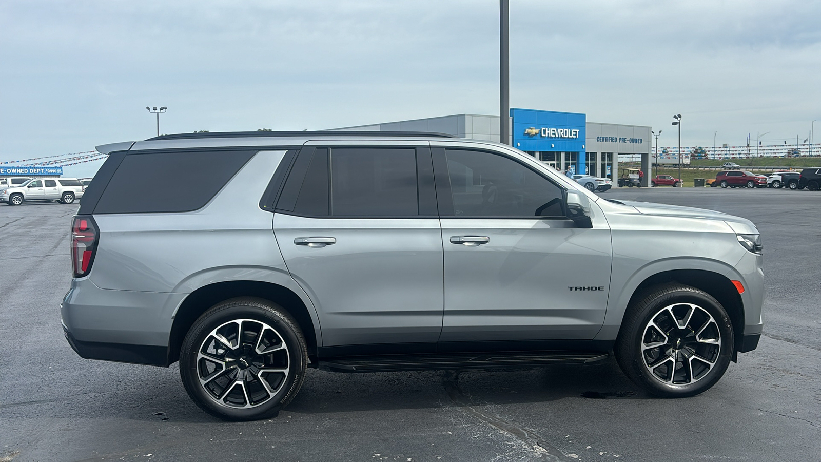 2024 Chevrolet Tahoe RST 8