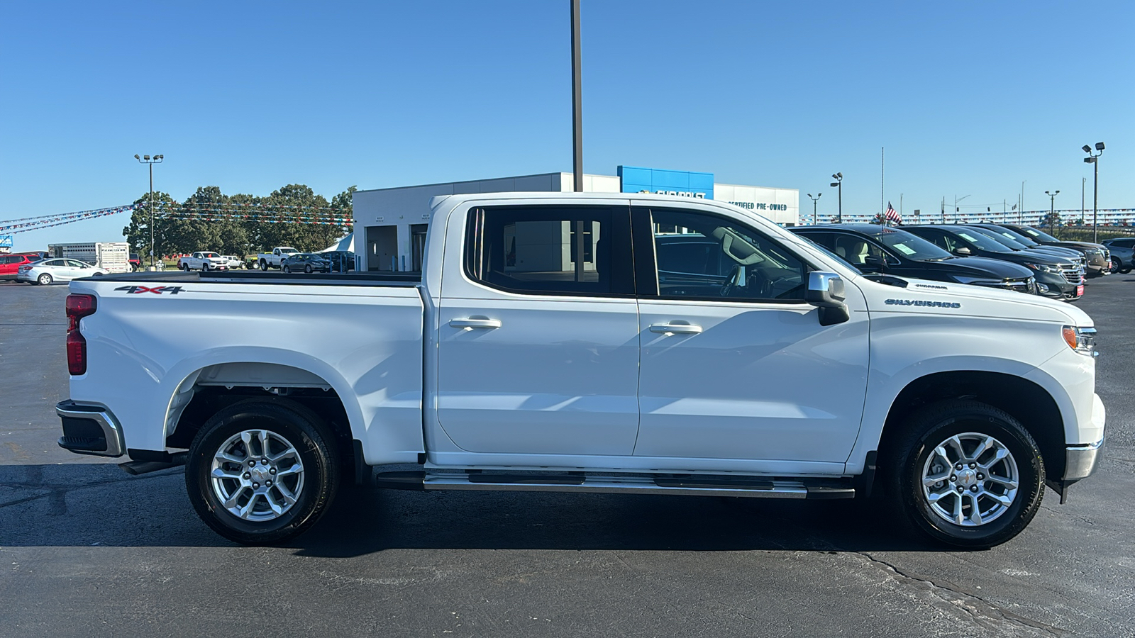 2024 Chevrolet Silverado 1500 LT 8