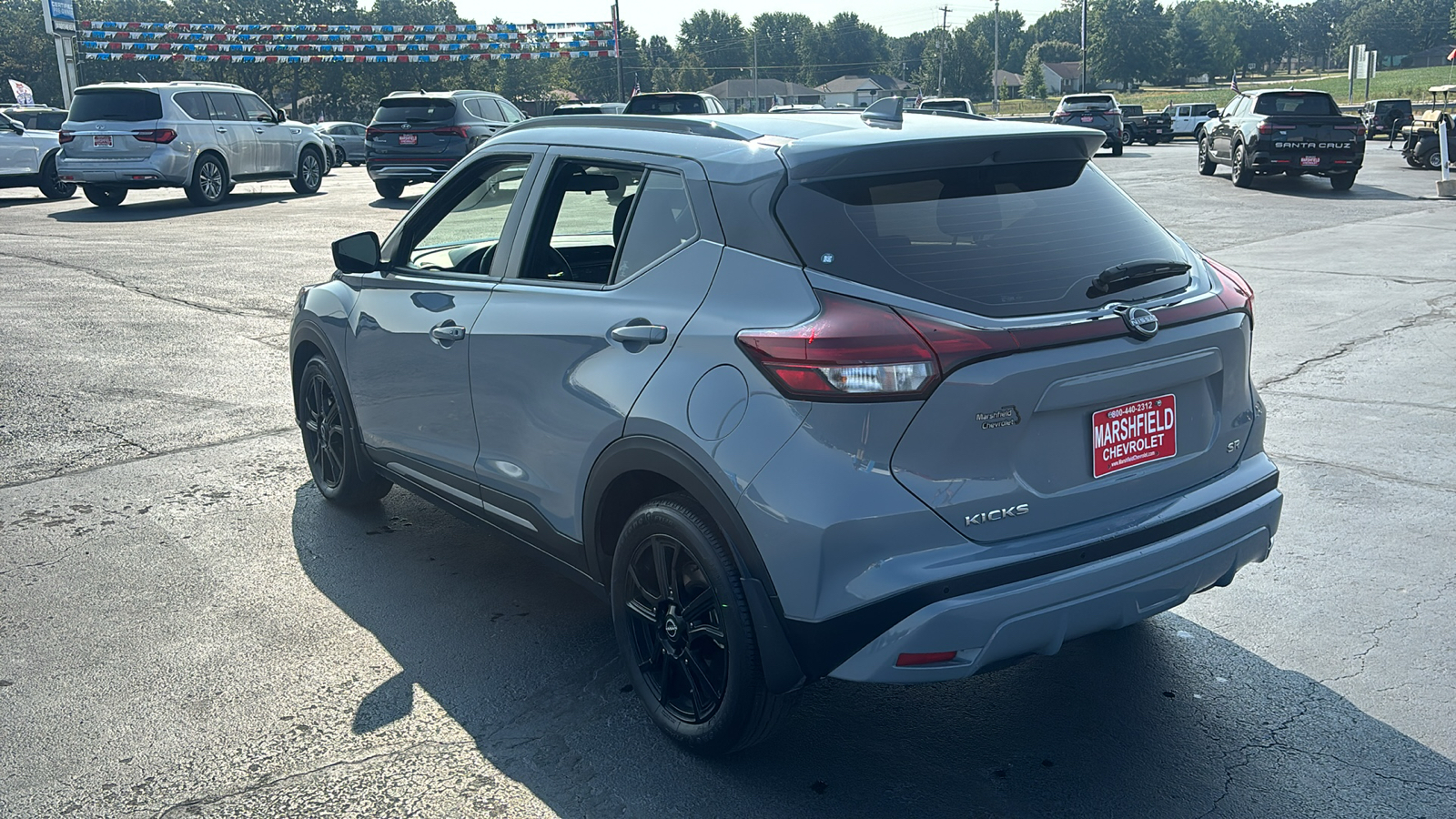 2022 Nissan Kicks SR 5