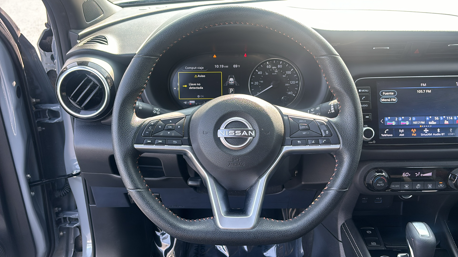 2022 Nissan Kicks SR 12