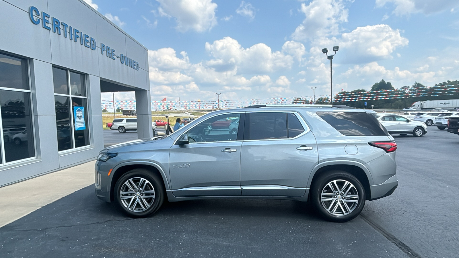 2023 Chevrolet Traverse High Country 2