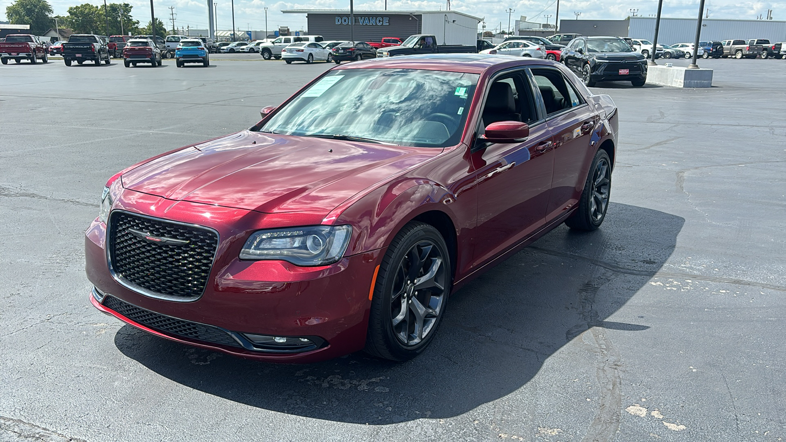 2023 Chrysler 300 S 3