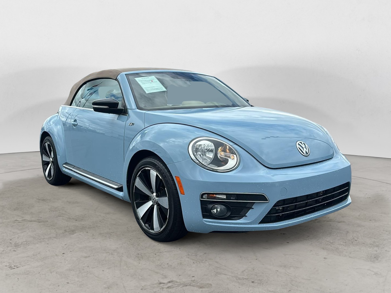 2015 Volkswagen Beetle 2.0T R-Line 1