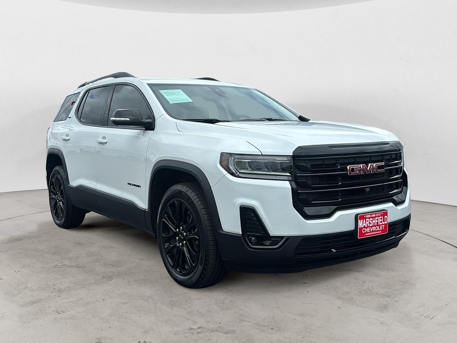 2023 GMC Acadia SLT 1