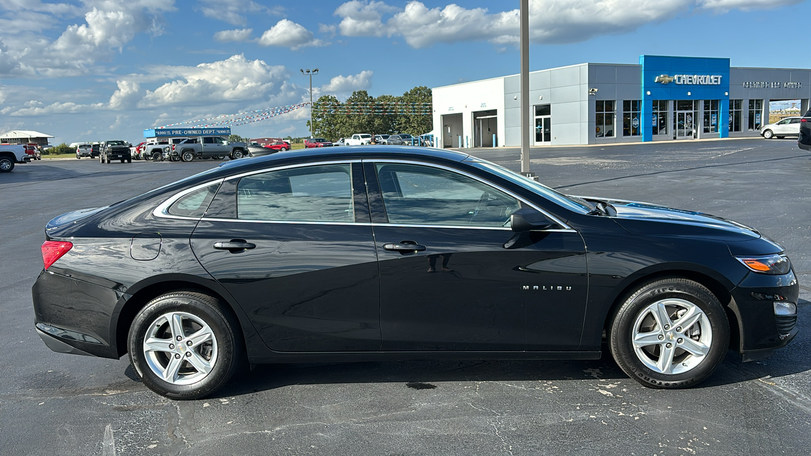 2022 Chevrolet Malibu LS 8