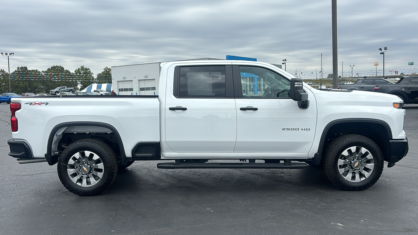 2025 Chevrolet Silverado 2500HD Custom 8