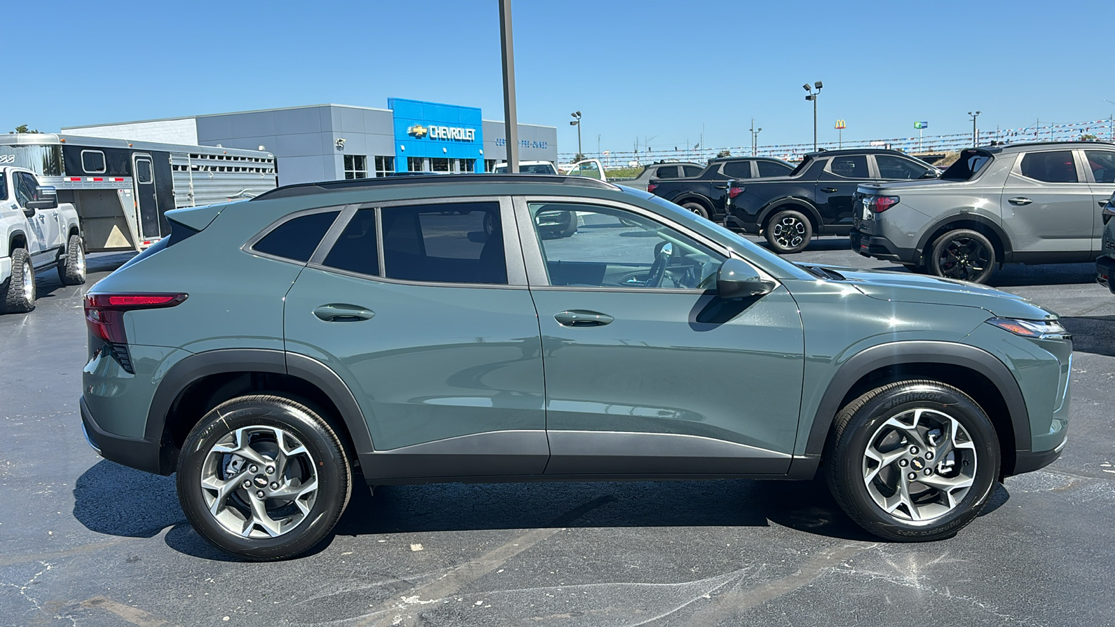 2025 Chevrolet Trax LT 8