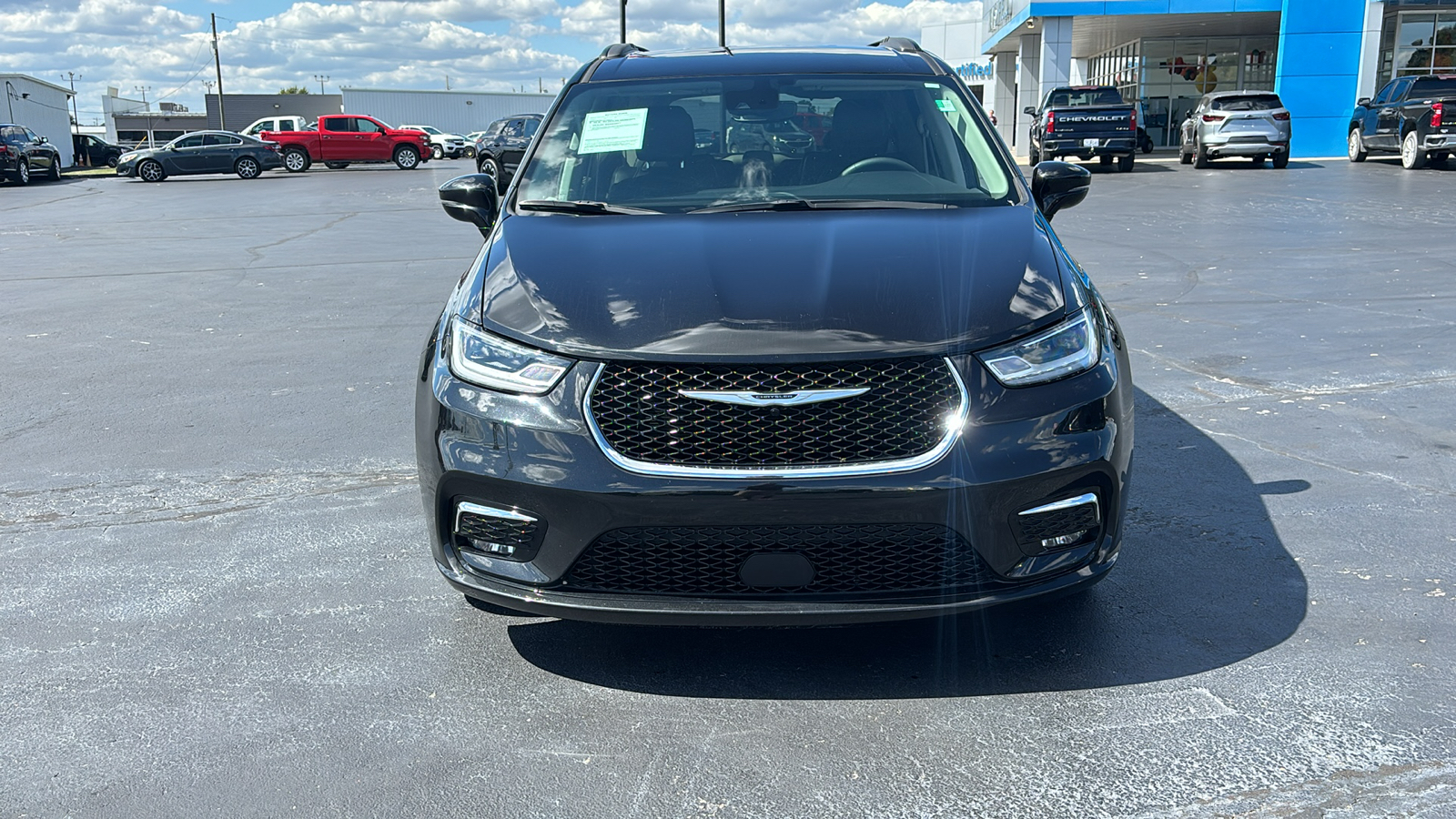 2022 Chrysler Pacifica Touring L 2