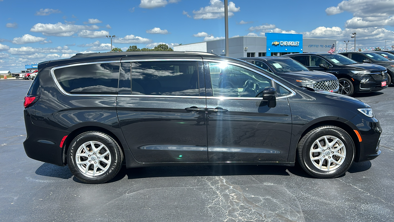 2022 Chrysler Pacifica Touring L 8