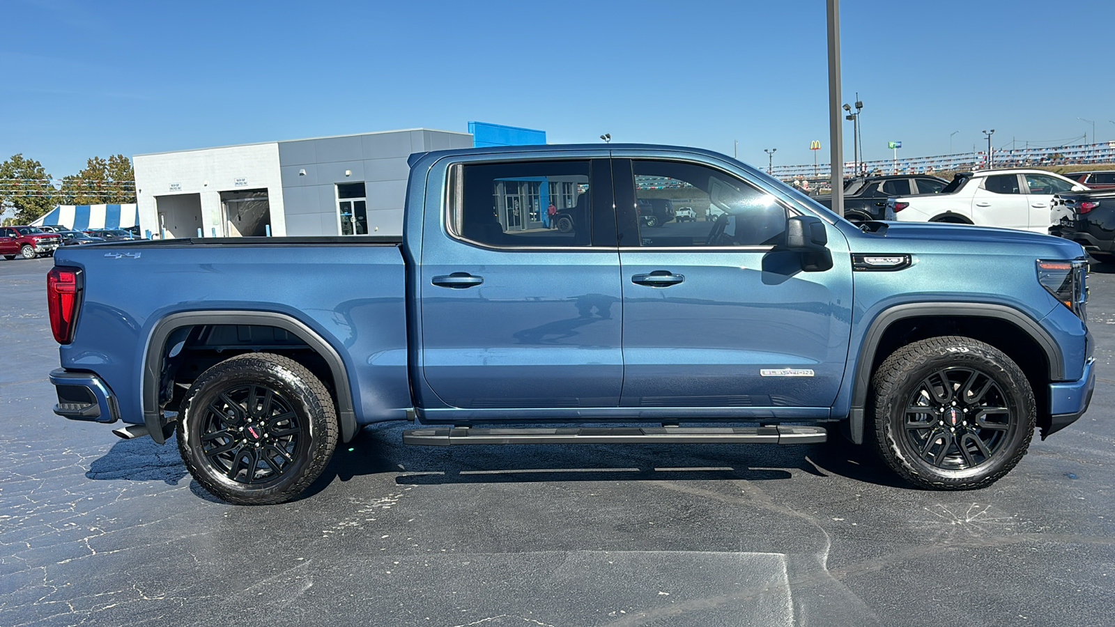 2024 GMC Sierra 1500 Elevation 8