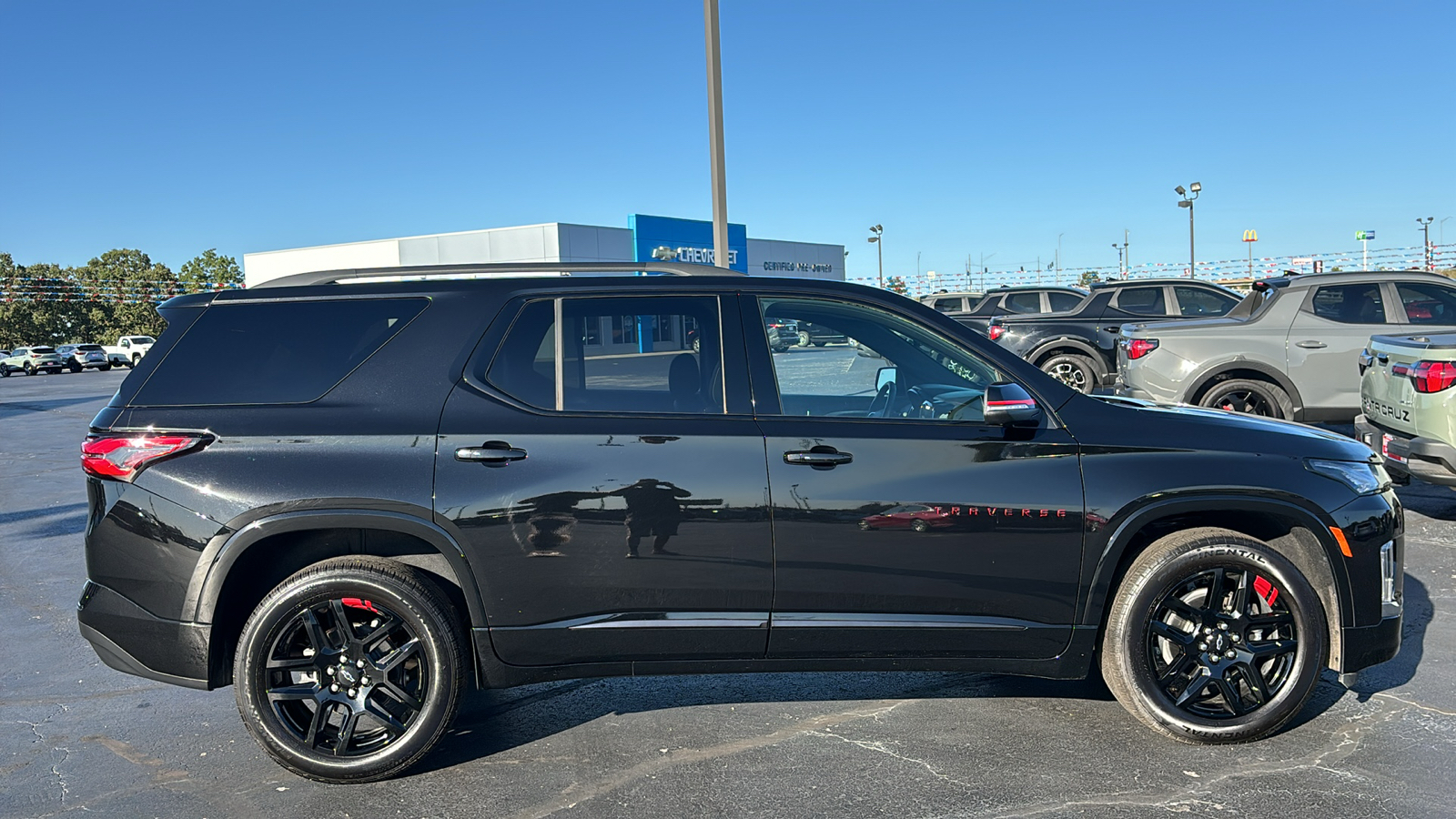 2023 Chevrolet Traverse Premier 8