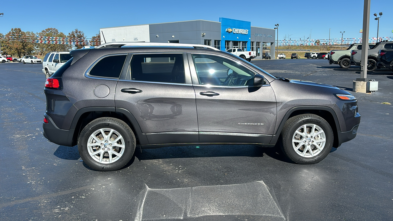 2018 Jeep Cherokee Latitude Plus 8