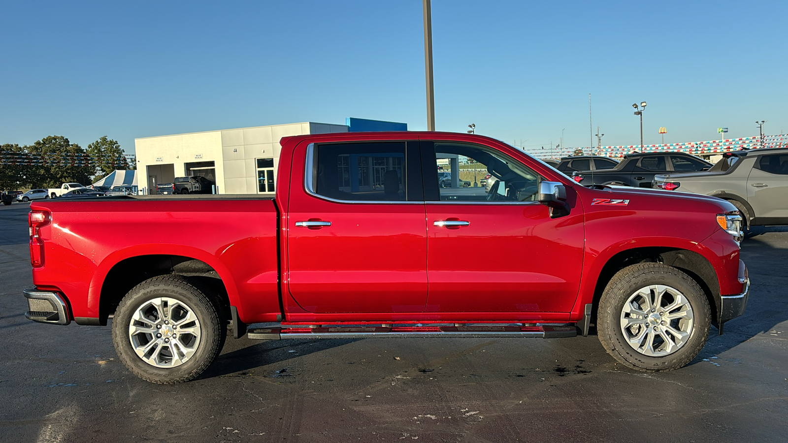 2025 Chevrolet Silverado 1500 LTZ 8