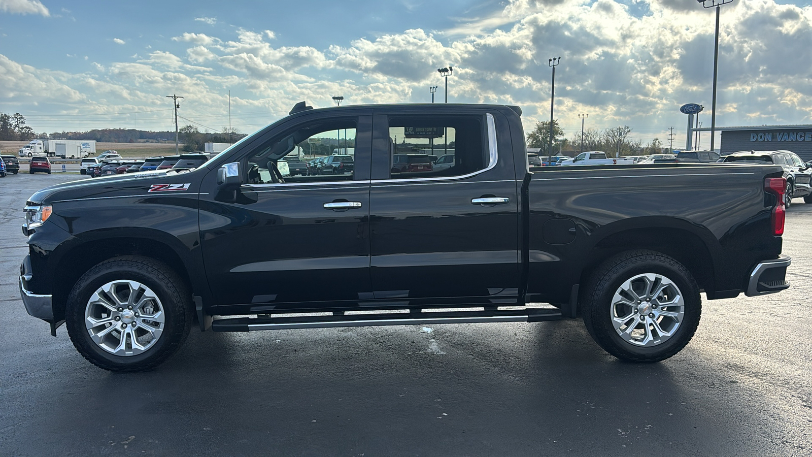 2025 Chevrolet Silverado 1500 LTZ 4