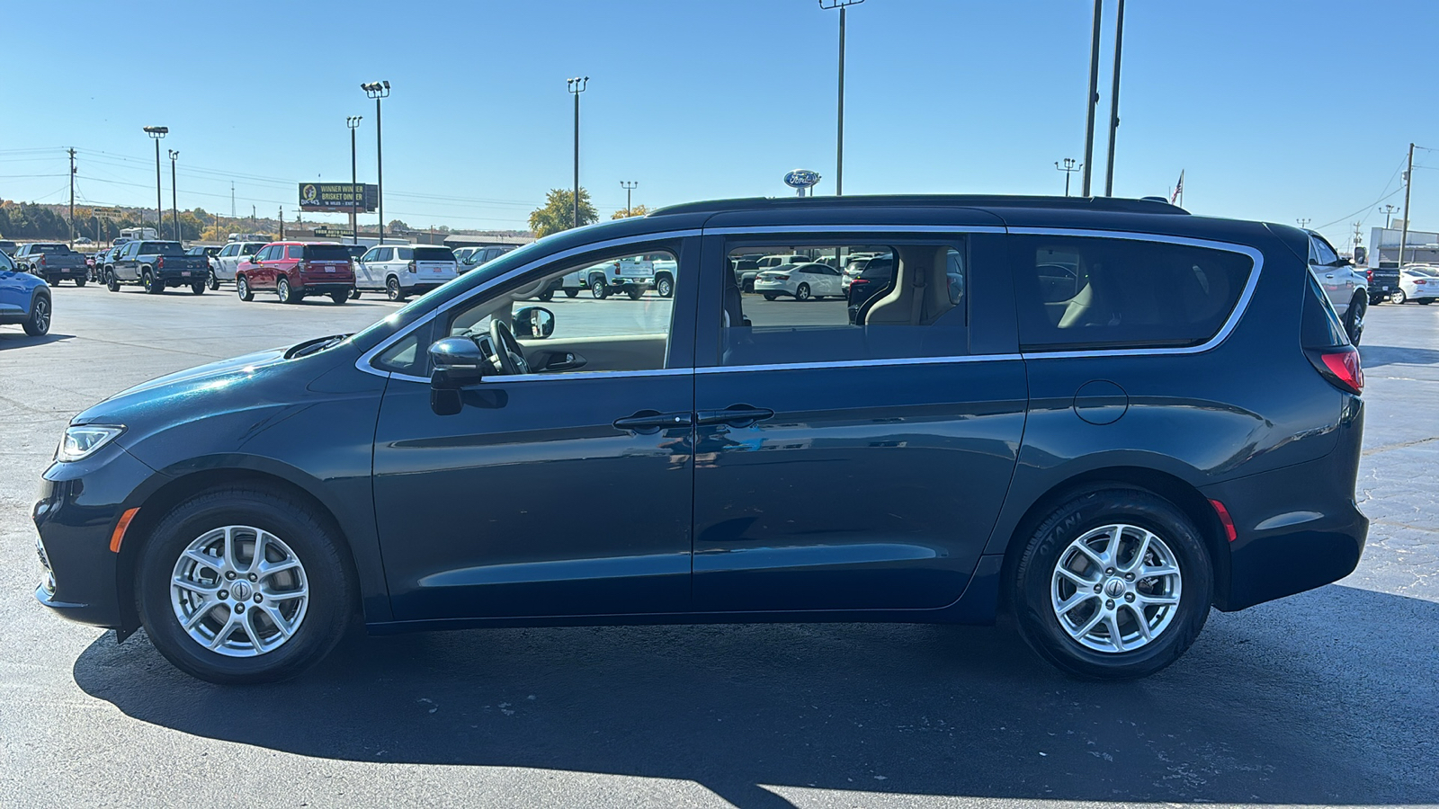 2022 Chrysler Pacifica Touring L 4