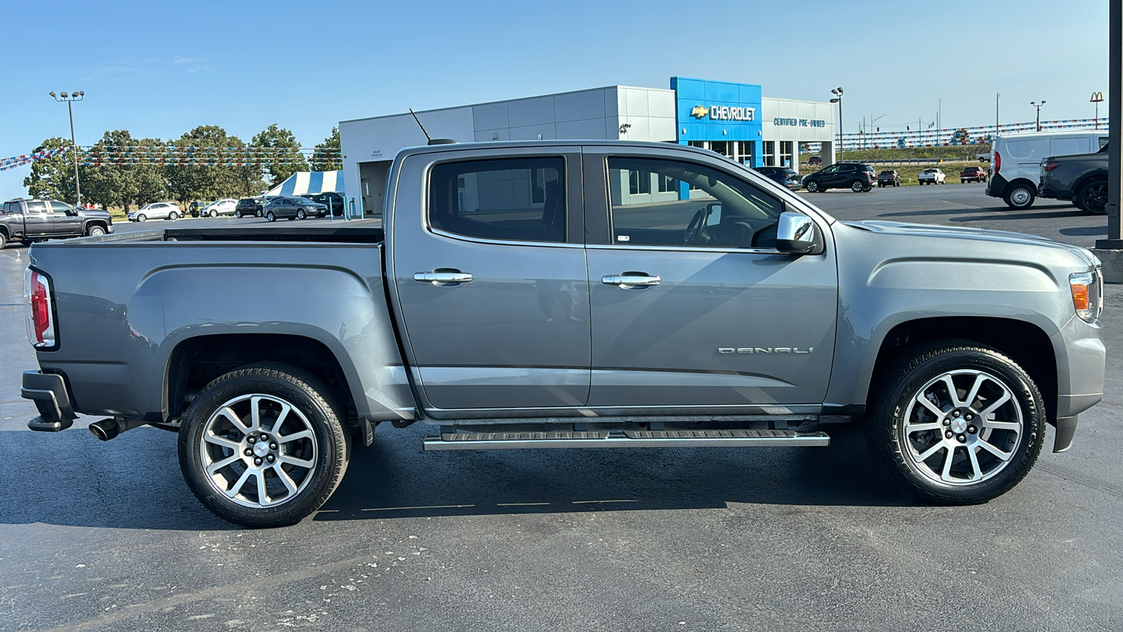 2022 GMC Canyon Denali 8