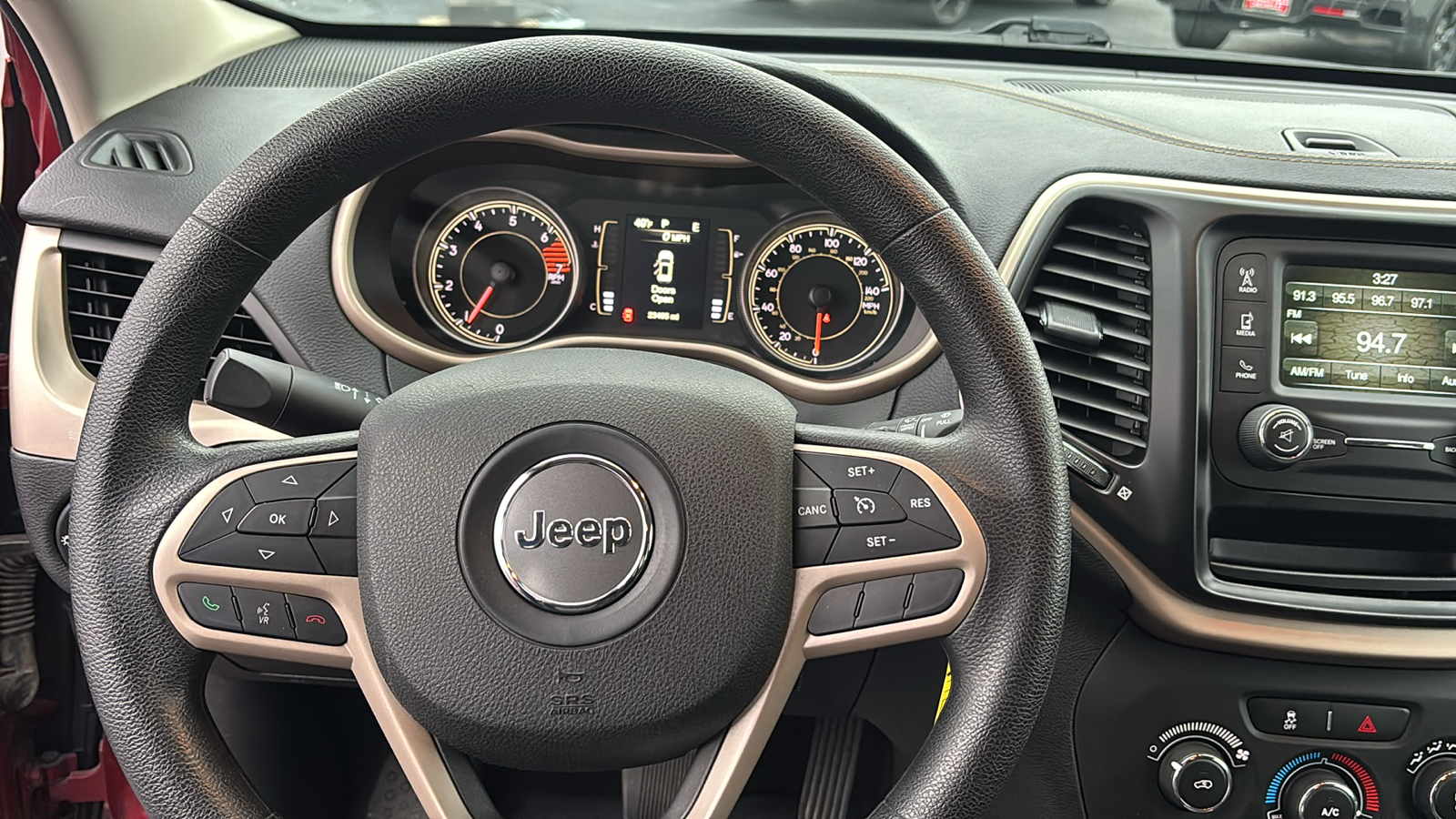 2017 Jeep Cherokee Sport 12