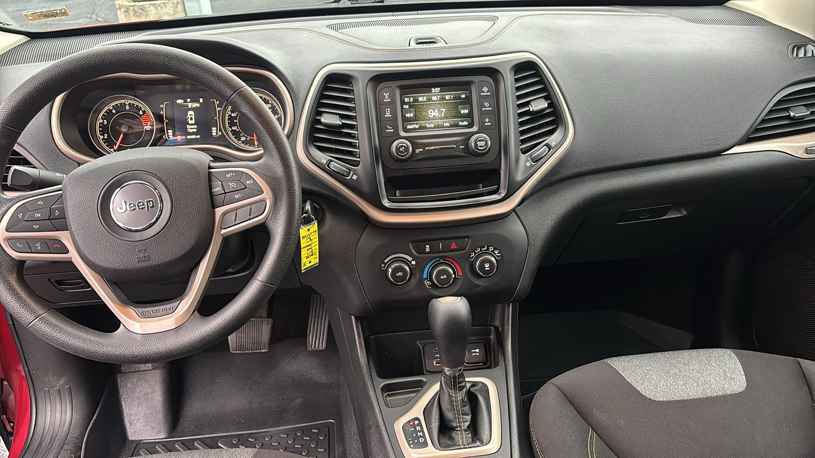 2017 Jeep Cherokee Sport 13