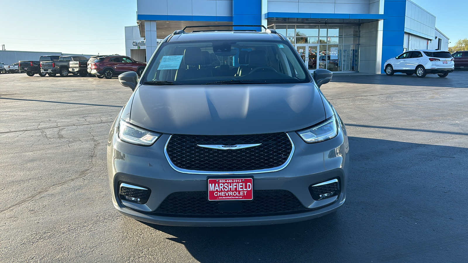 2022 Chrysler Pacifica Touring L 2