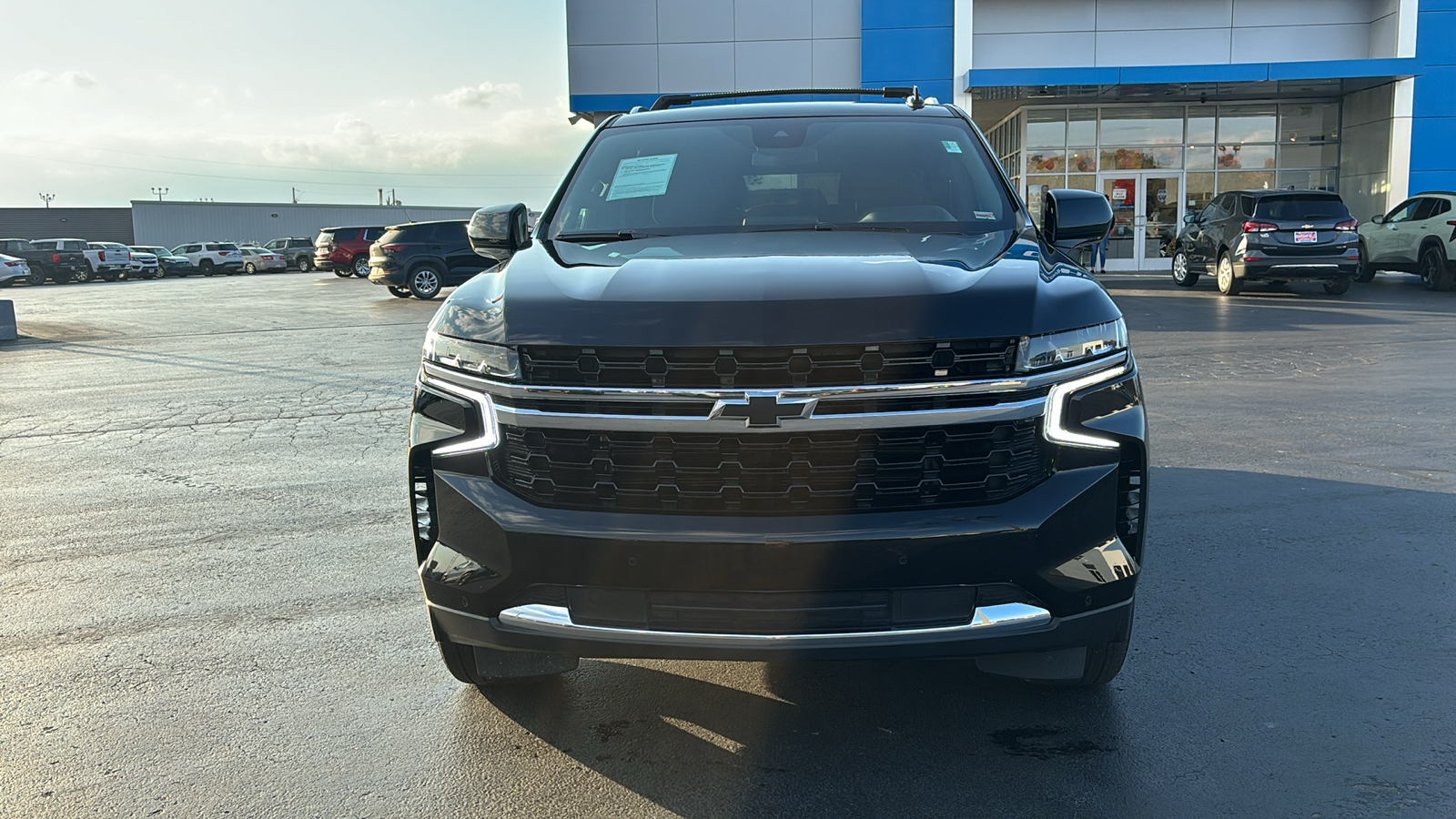 2023 Chevrolet Suburban LS 2