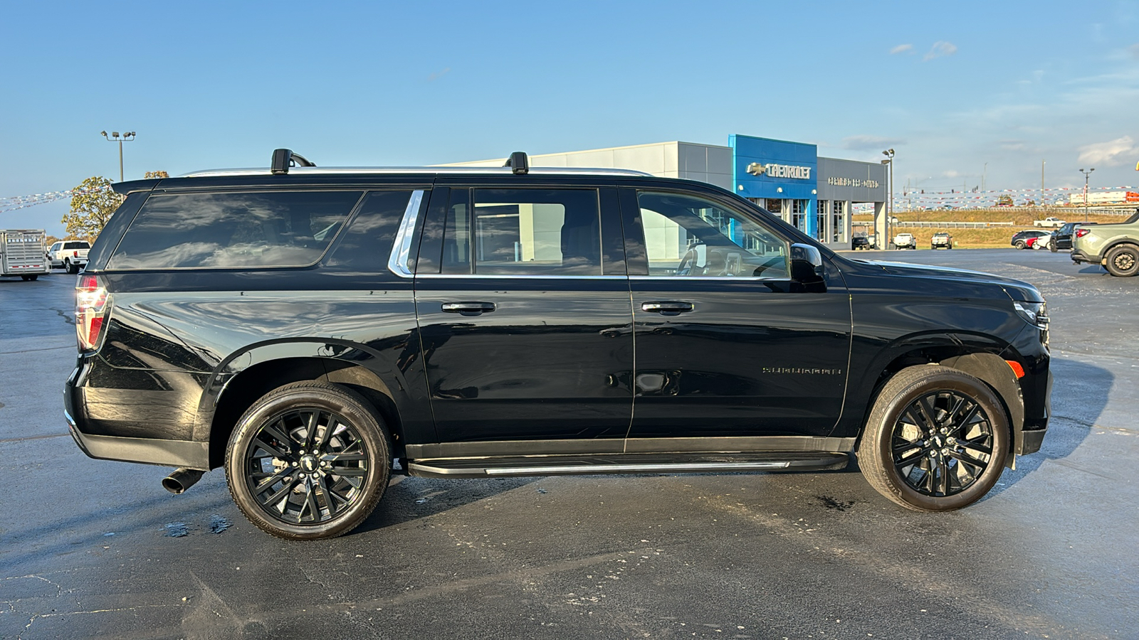 2023 Chevrolet Suburban LS 8