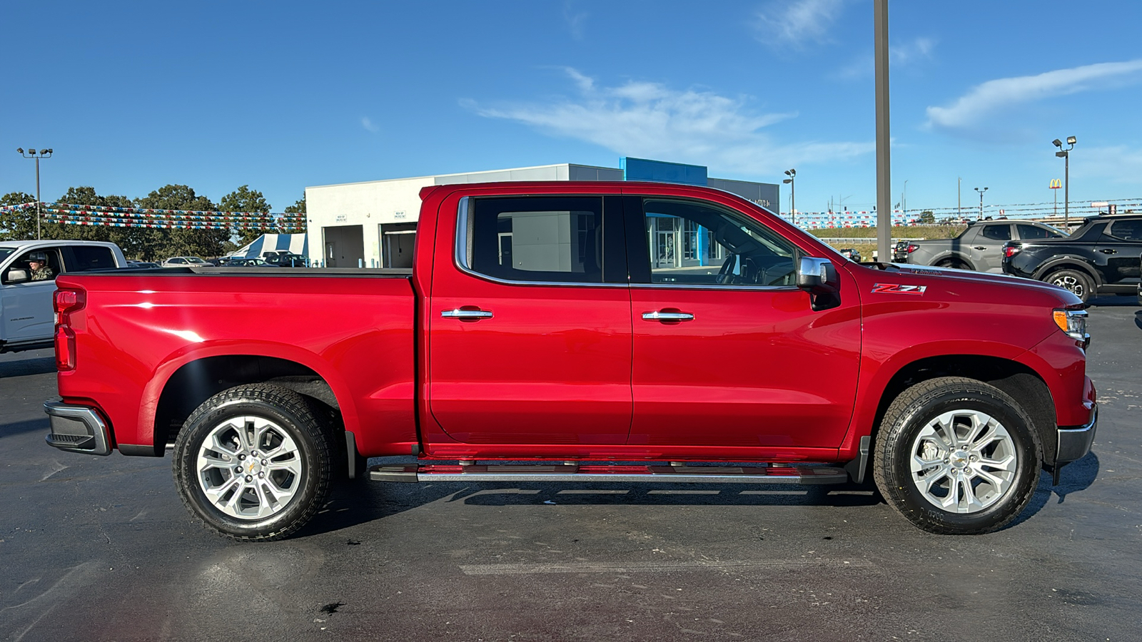 2025 Chevrolet Silverado 1500 LTZ 8