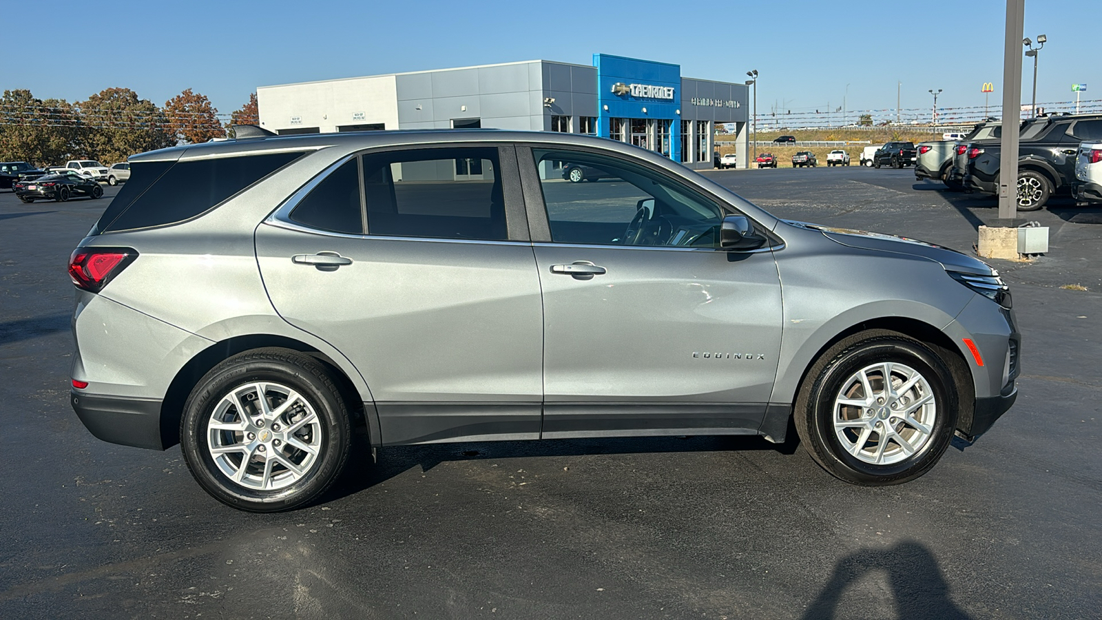 2023 Chevrolet Equinox LT 8