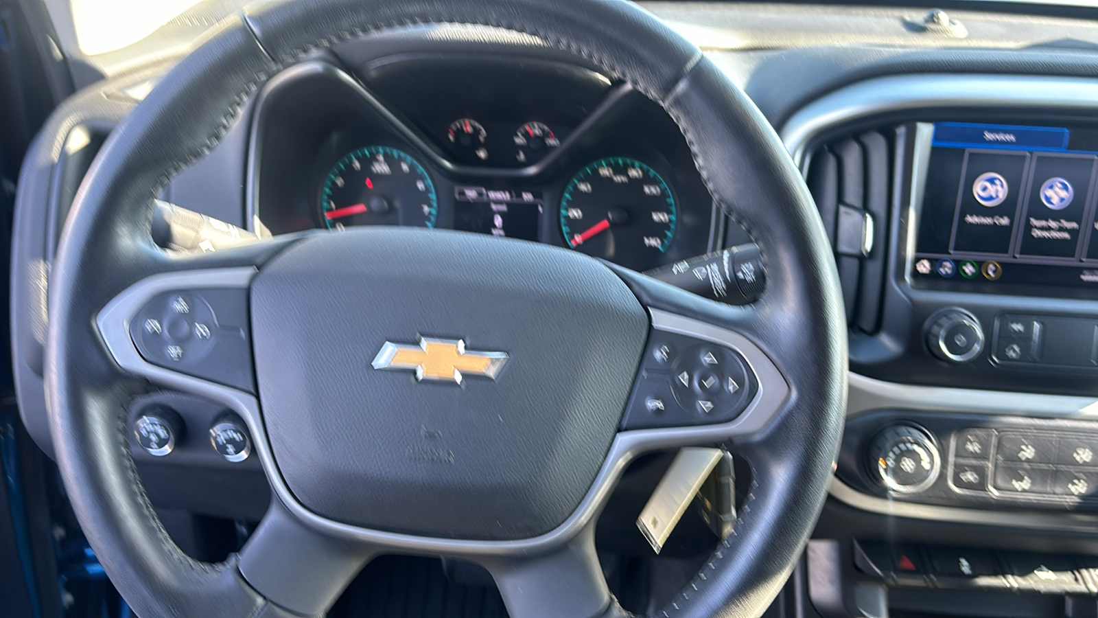 2022 Chevrolet Colorado LT 12