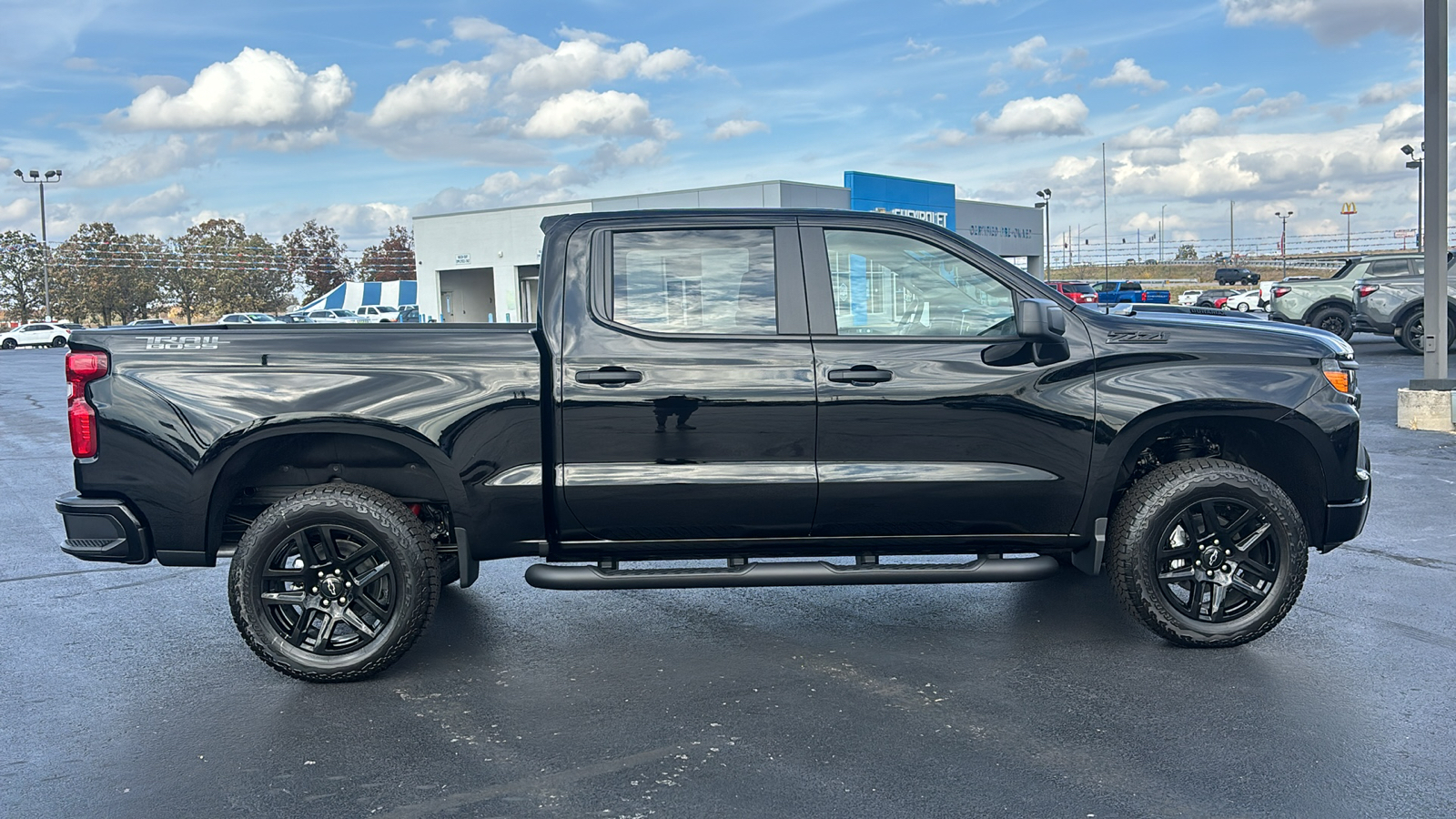 2025 Chevrolet Silverado 1500 Custom Trail Boss 8