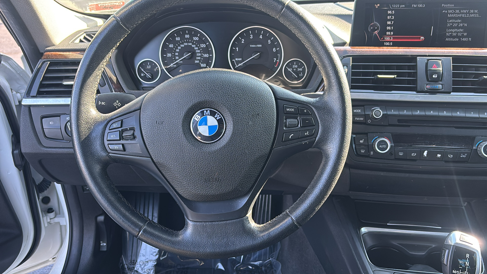 2015 BMW 3 Series 320i 12