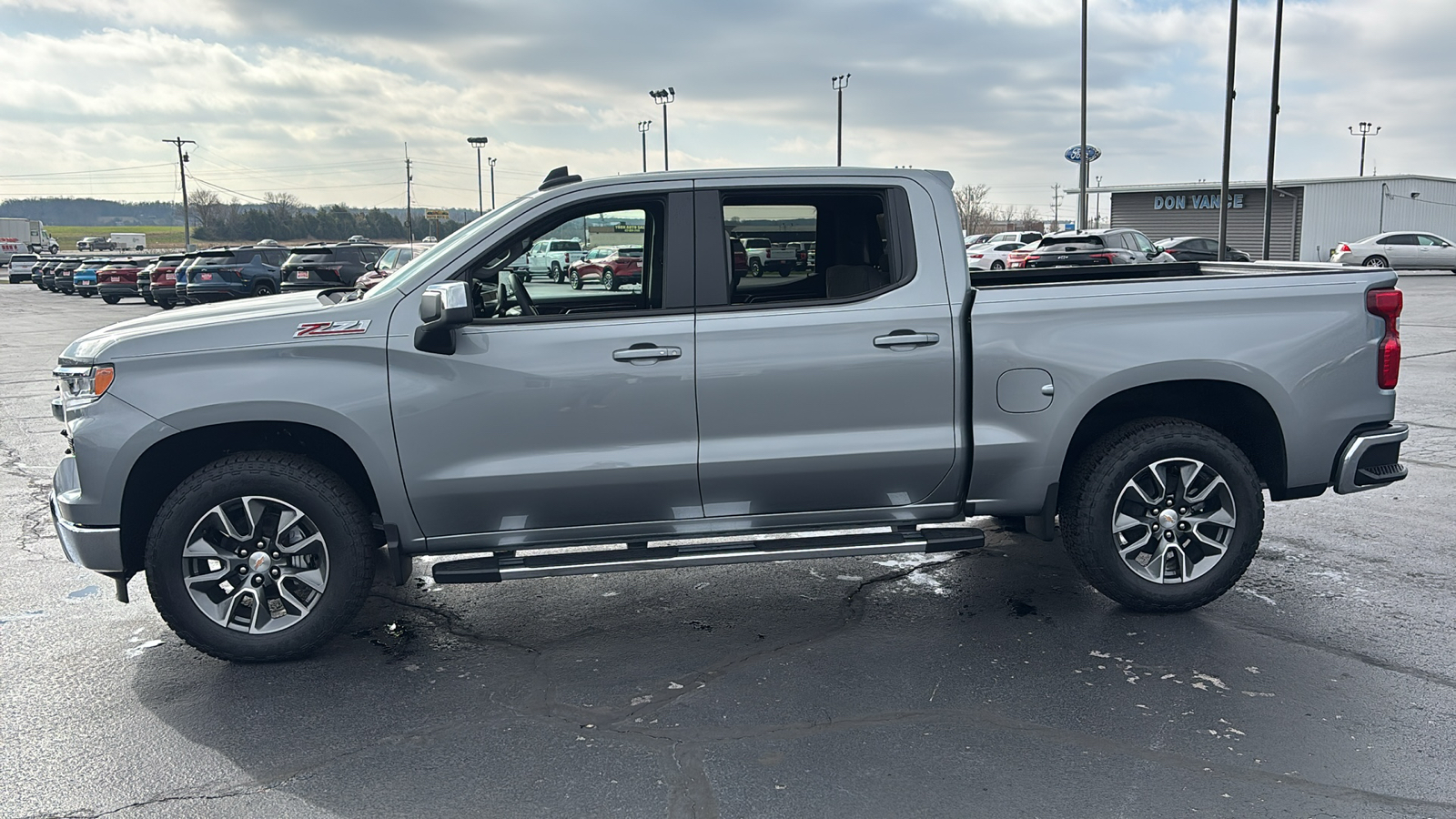 2025 Chevrolet Silverado 1500 LT 4