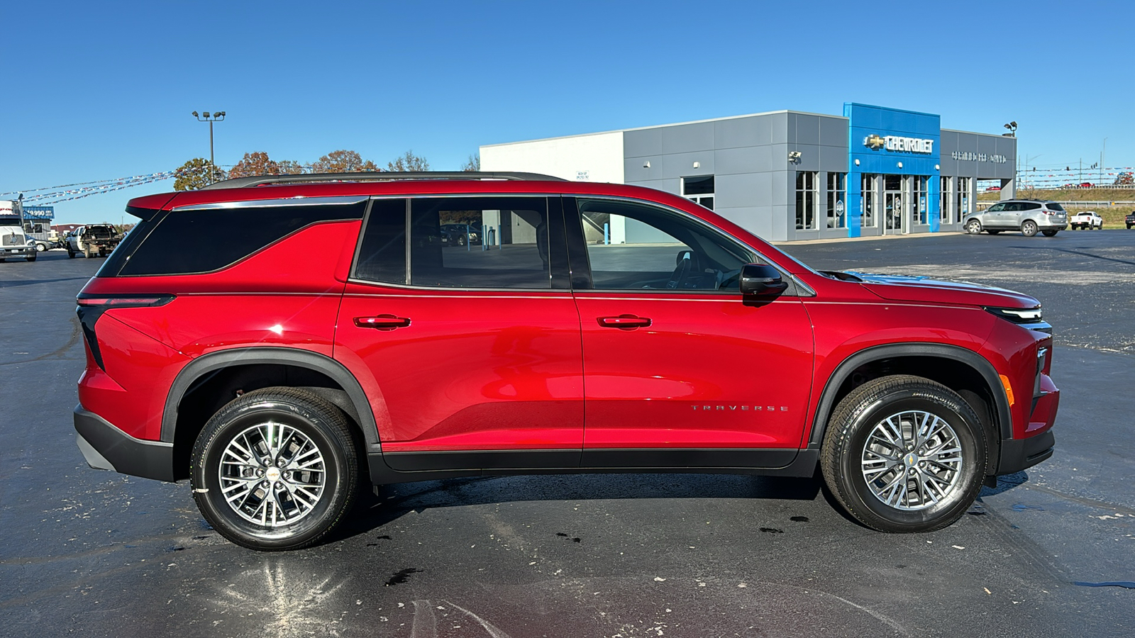 2025 Chevrolet Traverse LT 8