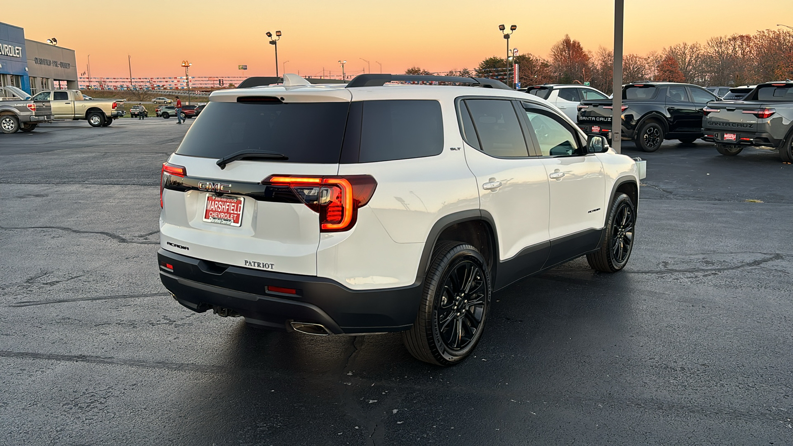 2023 GMC Acadia SLT 7