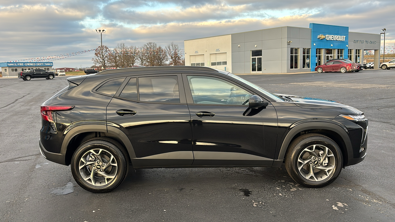 2025 Chevrolet Trax LT 8