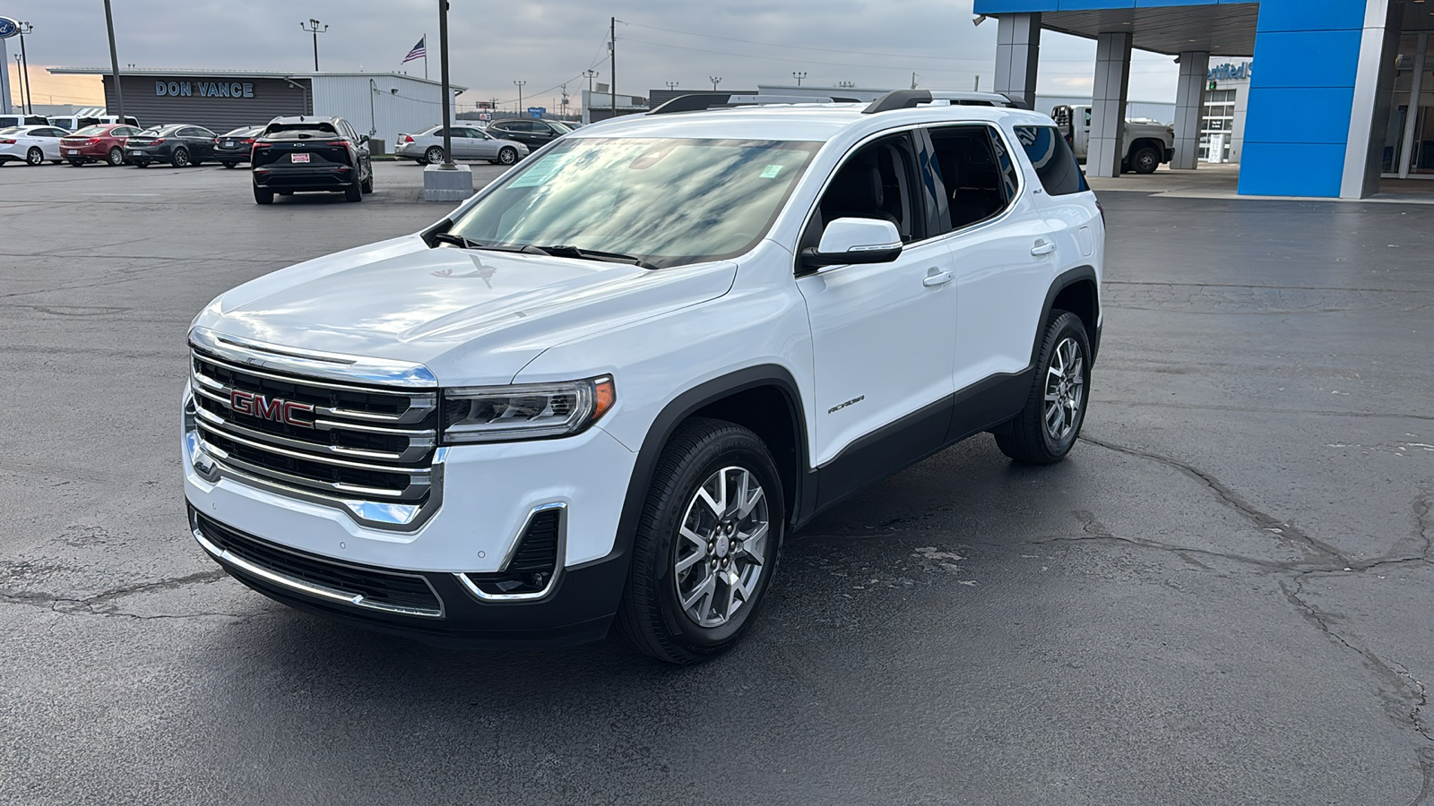 2023 GMC Acadia SLT 3