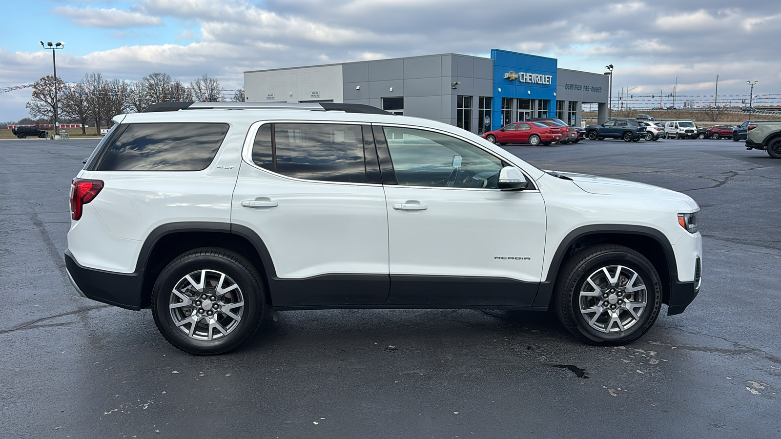 2023 GMC Acadia SLT 8