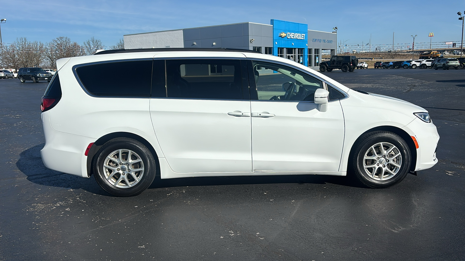 2022 Chrysler Pacifica Touring L 8