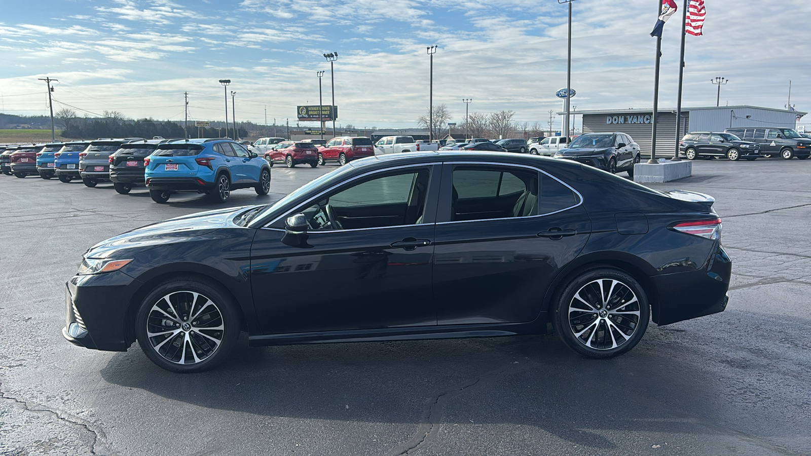 2018 Toyota Camry SE 4