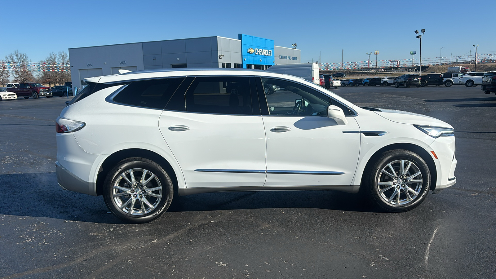 2024 Buick Enclave Essence 8