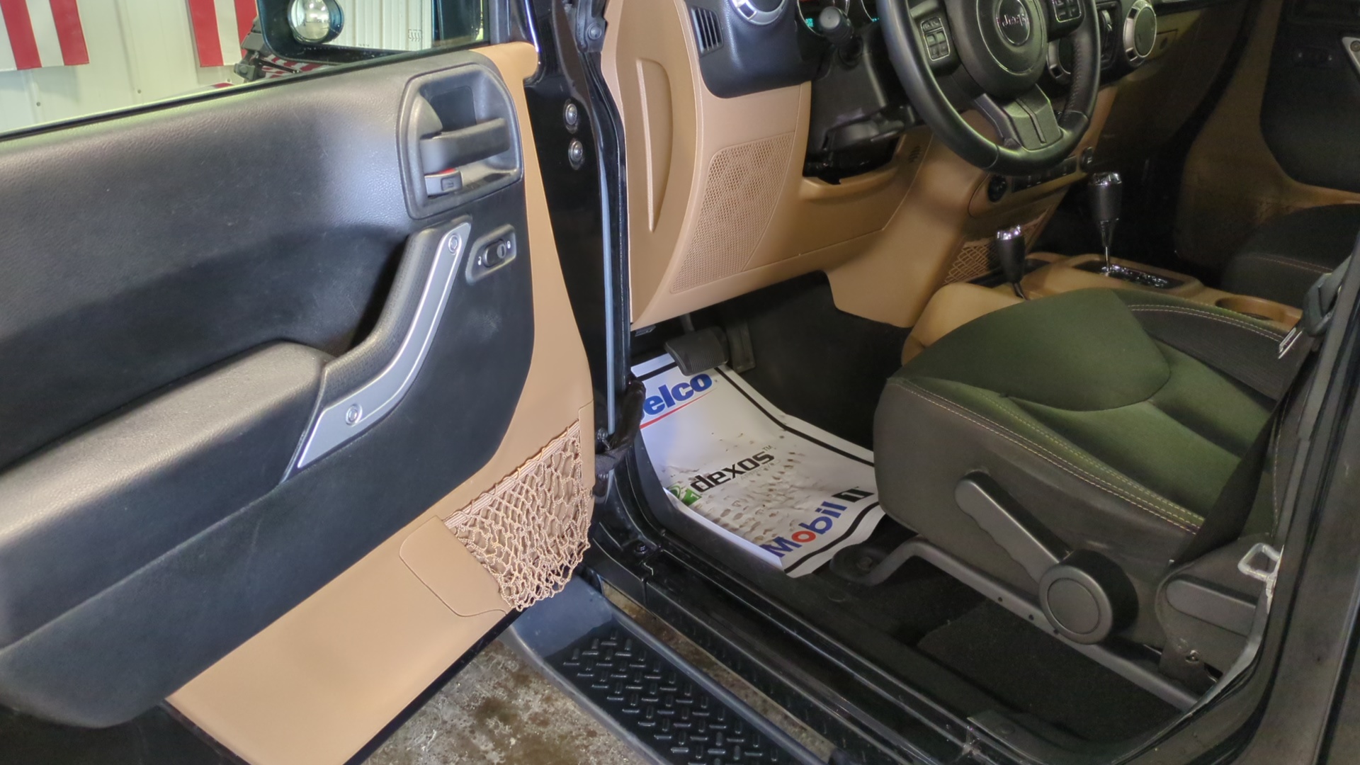 2017 Jeep Wrangler Unlimited Sahara 13