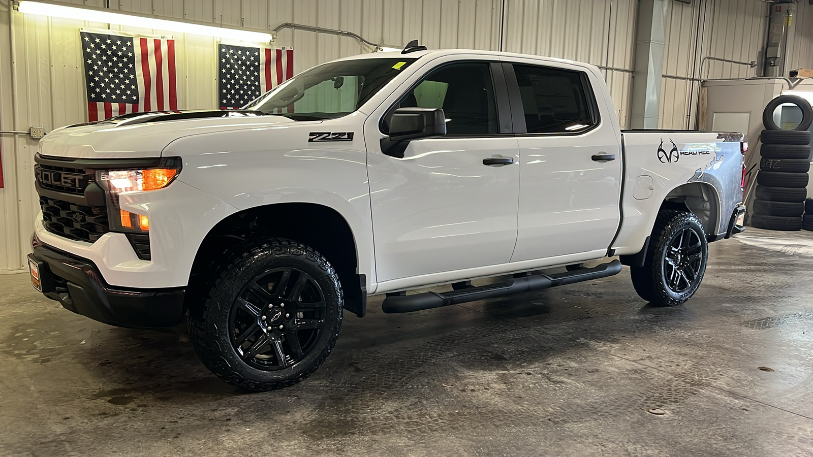 2024 Chevrolet Silverado 1500 Custom Trail Boss 8