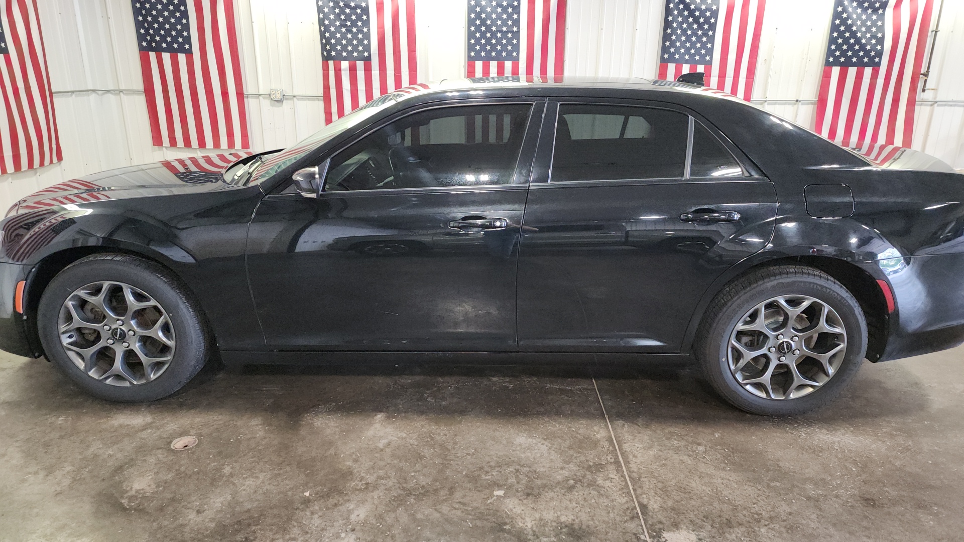 2016 Chrysler 300 300S 11