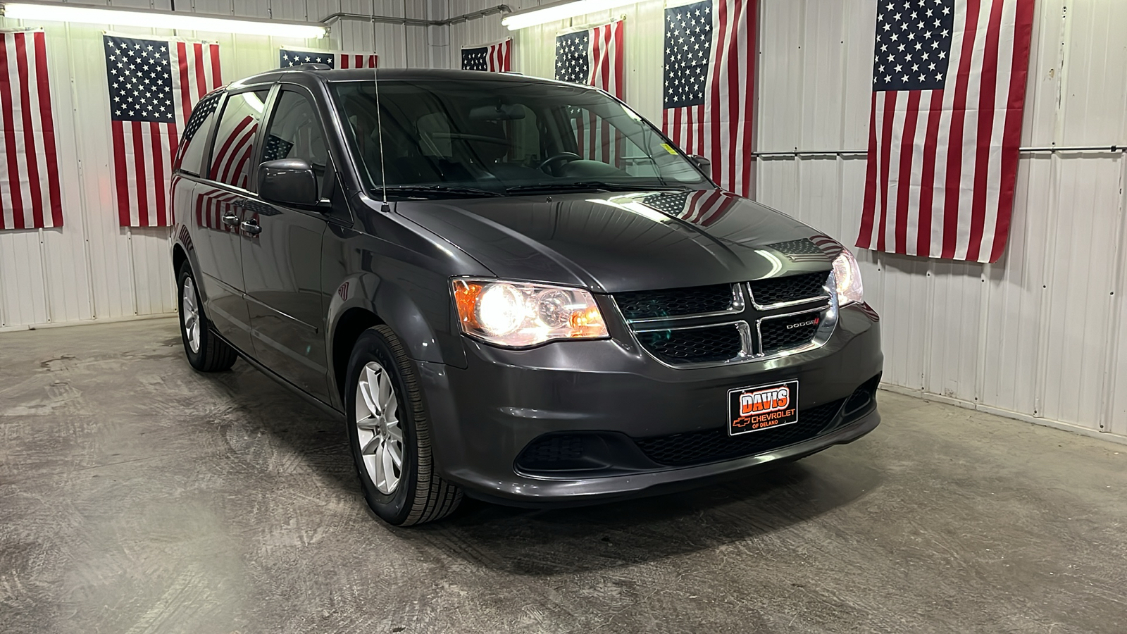 2016 Dodge Grand Caravan SXT 1