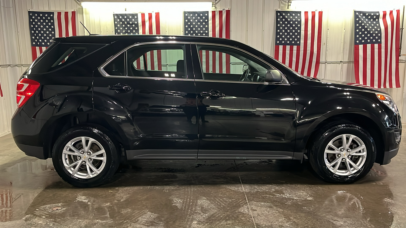 2017 Chevrolet Equinox LS 2