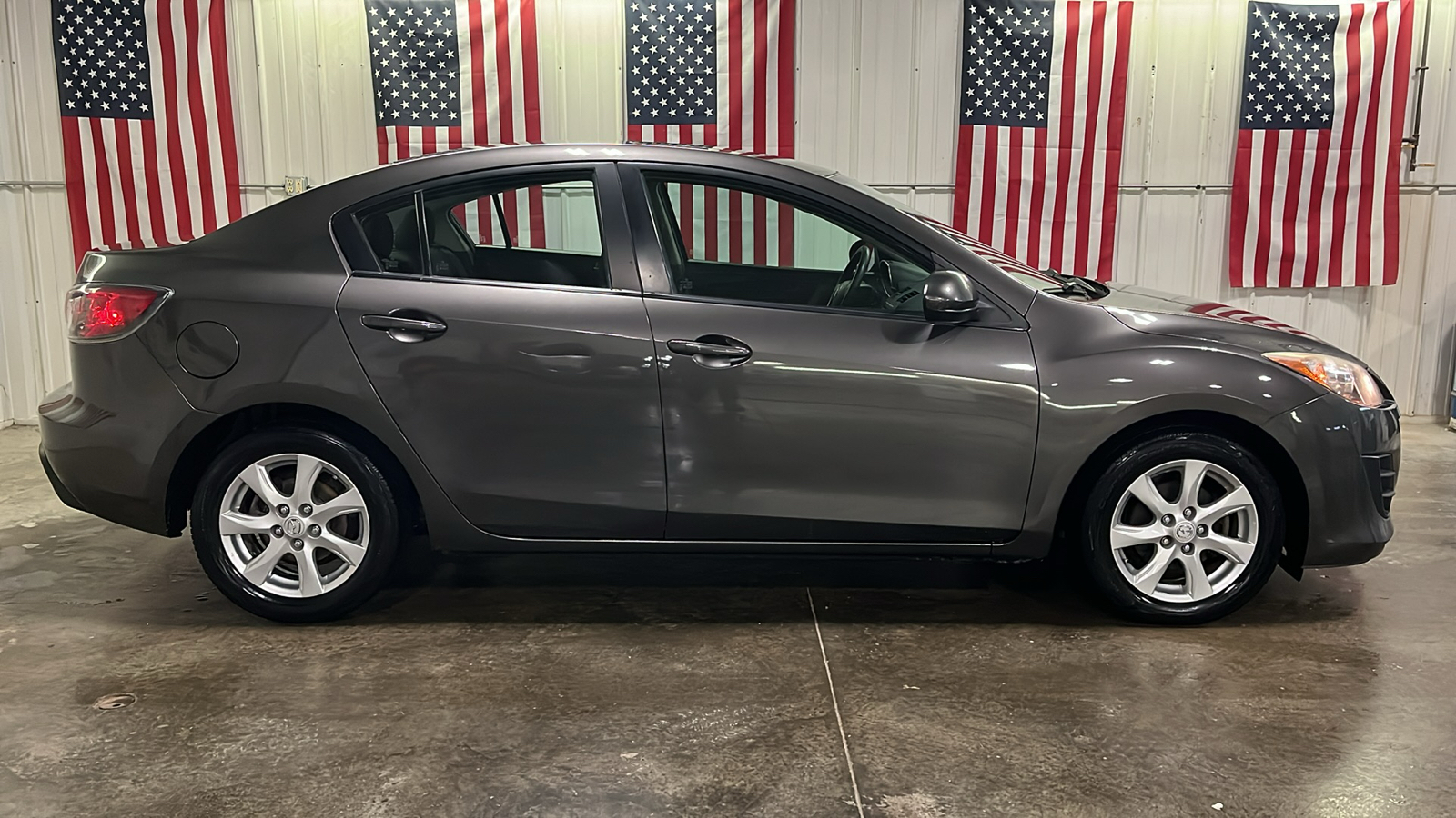 2010 Mazda Mazda3 i Touring 2