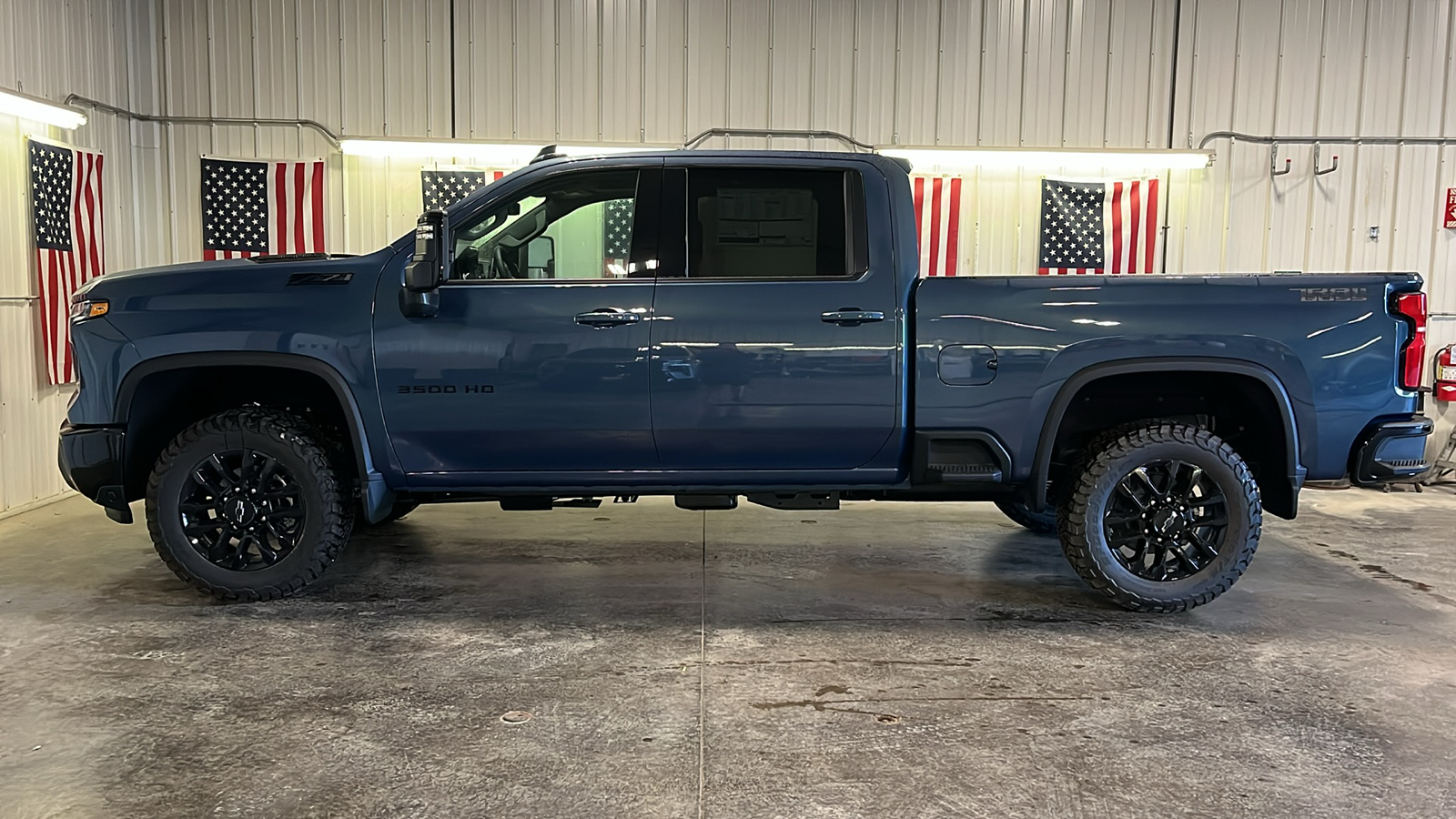 2025 Chevrolet Silverado 3500HD LTZ 6