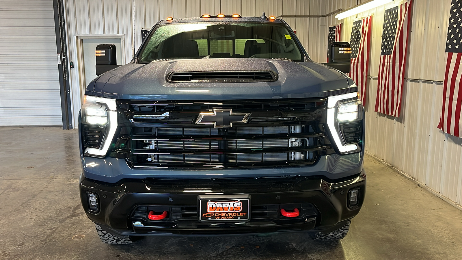 2025 Chevrolet Silverado 3500HD LTZ 8