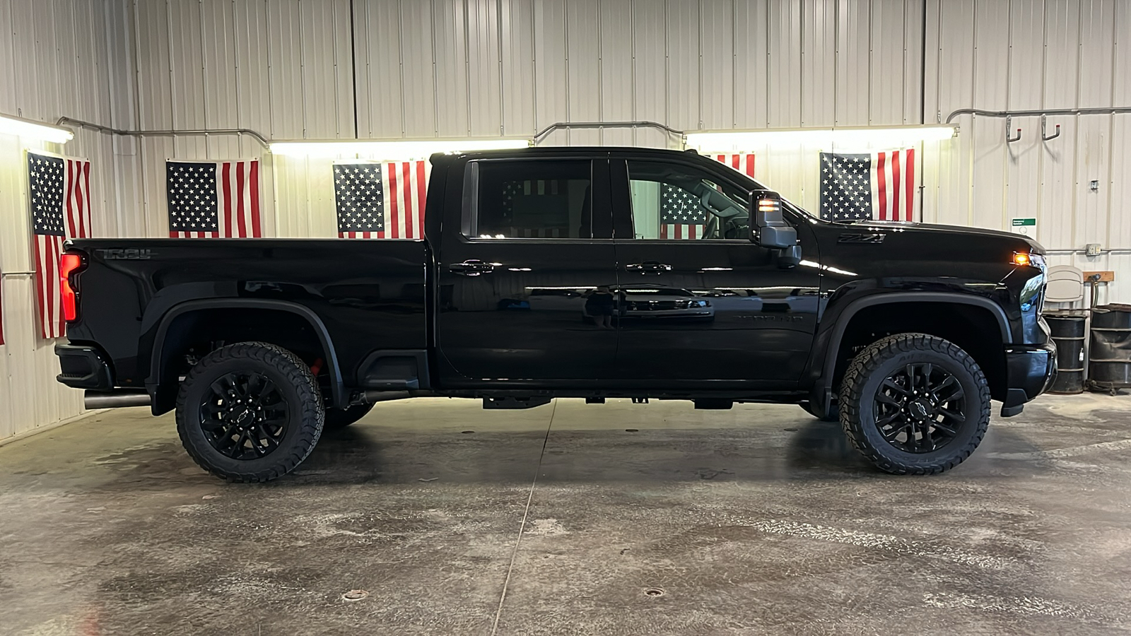 2025 Chevrolet Silverado 3500HD LTZ 2