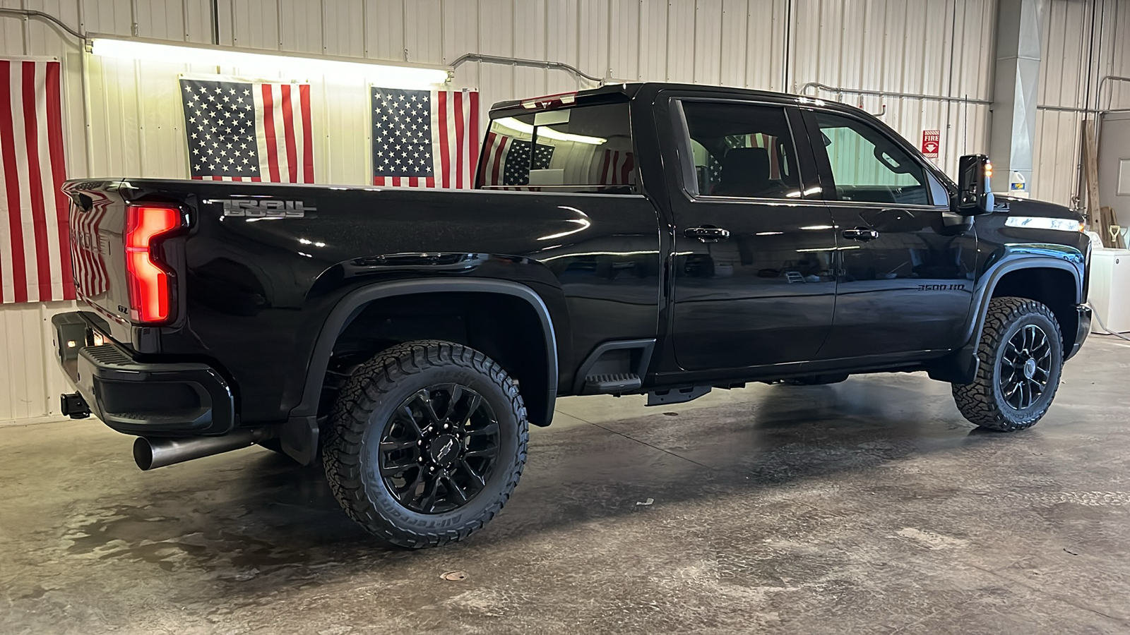 2025 Chevrolet Silverado 3500HD LTZ 3